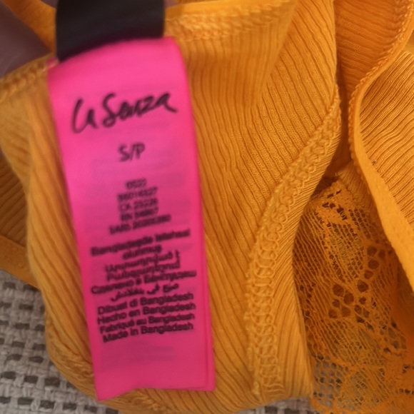 Yellow lace lingerie set yellow thong panties - Picture 5 of 5